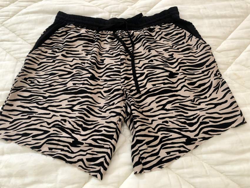 Short for sale - 1 - Pants & Leggings (Women)  on Aster Vender