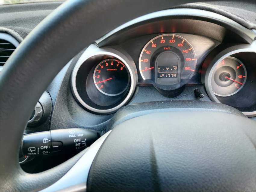 Honda Fit 2010 - 4 - Family Cars  on Aster Vender