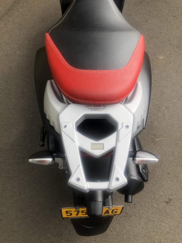 SOLD - APRILIA SR150 BLACK ABS - 2022 - 2000 km - 9 - Scooters (above 50cc)  on Aster Vender