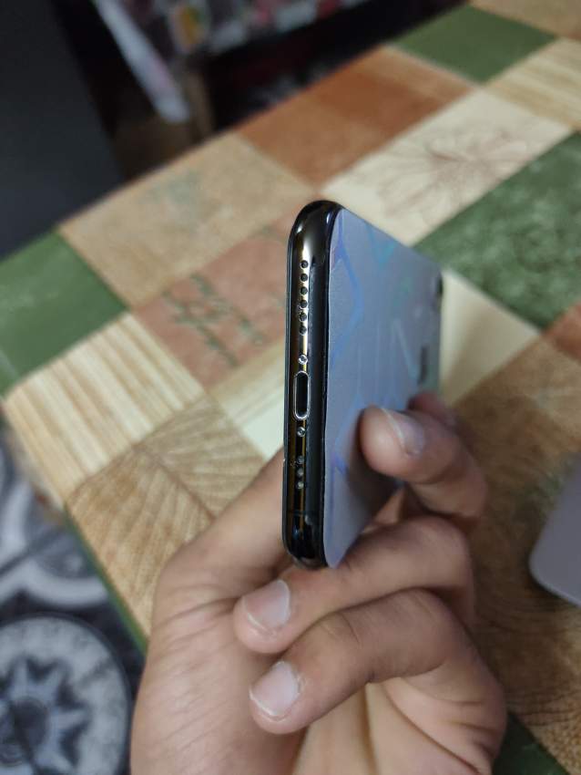 iPhone Xs Black 64 GB in new condition. - 2 - iPhones  on Aster Vender
