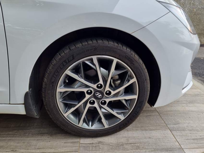 Hyundai Elantra - 7 - Family Cars  on Aster Vender