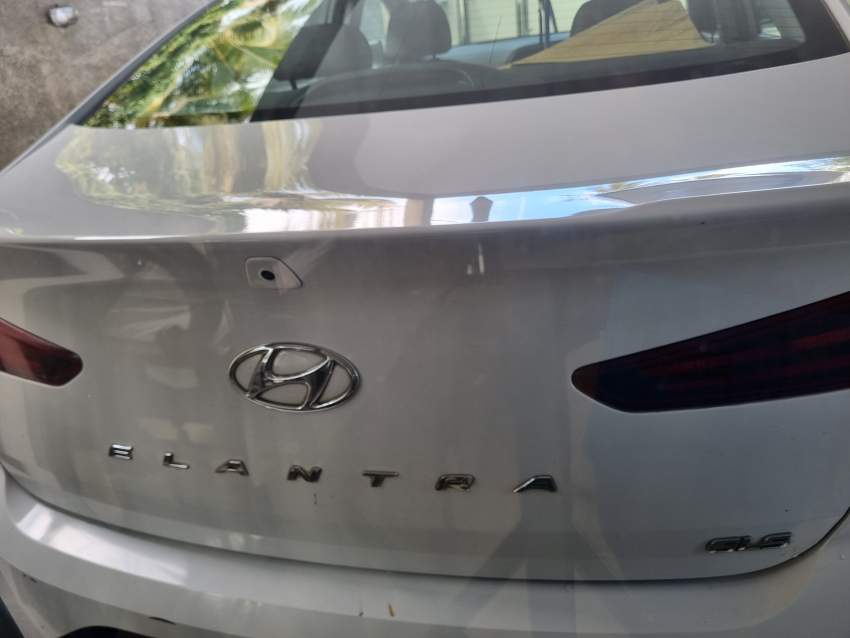 Hyundai Elantra - 4 - Family Cars  on Aster Vender