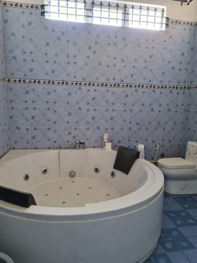 House  - 6 - House  on Aster Vender