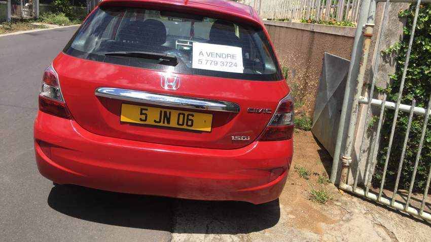 Honda Civic Hatchback - 1 - Family Cars  on Aster Vender