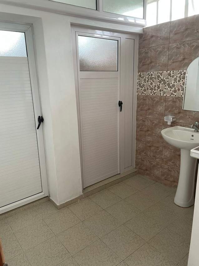 Maison meublée à étage à louer au Ward 4 à la rue Wellington. - 7 - House  on Aster Vender