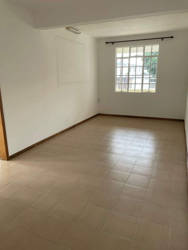 Maison meublée à étage à louer au Ward 4 à la rue Wellington. - 3 - House  on Aster Vender