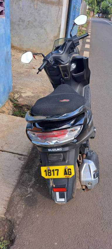 Suzuki scooter 125cc - 1 - Scooters (above 50cc)  on Aster Vender