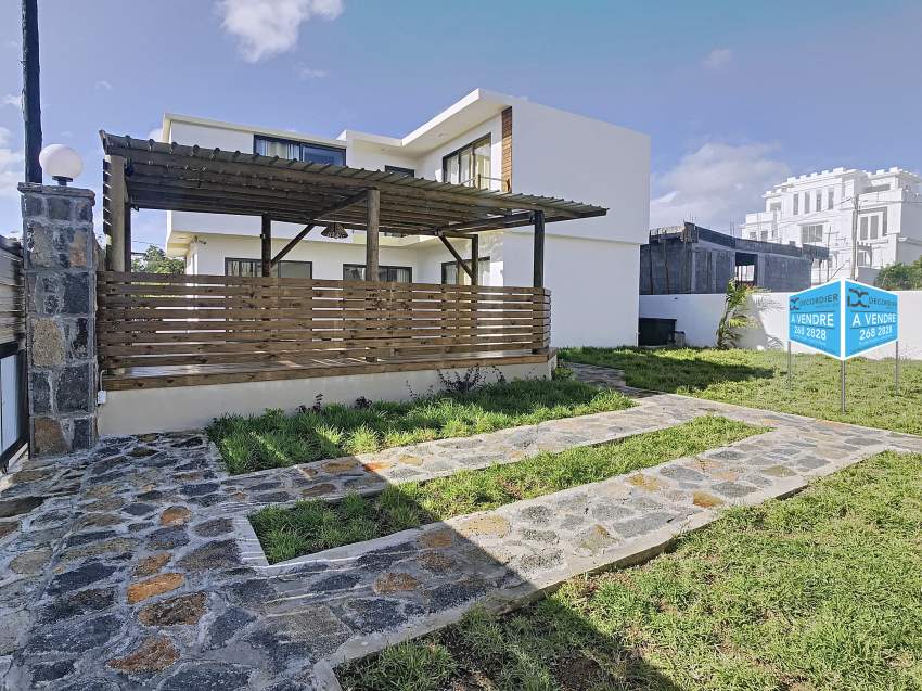 (Réf. MA7-719) Maison neuve et moderne avec piscine et jardin - House on Aster Vender