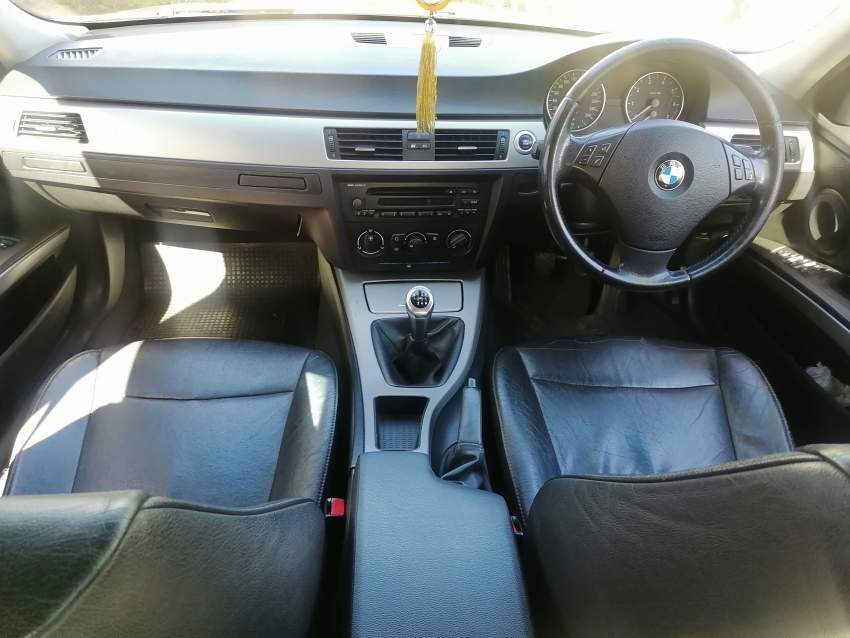 Bmw 320i E90 Year 2005 - 1 - Luxury Cars  on Aster Vender
