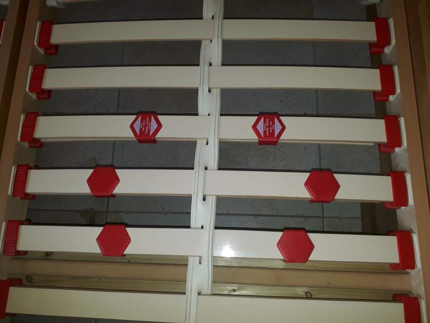 Lit 2 places de très bonne qualité - 3 - Bedroom Furnitures  on Aster Vender