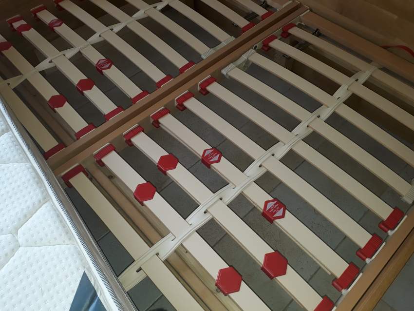 Lit 2 places de très bonne qualité - 2 - Bedroom Furnitures  on Aster Vender