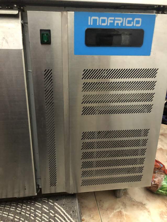 3 Door Salad Bar / Refrigerated pizza counter. - 2 - All electronics products  on Aster Vender