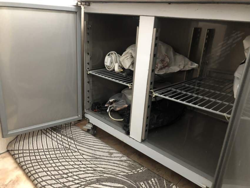 3 Door Salad Bar / Refrigerated pizza counter. - 8 - All electronics products  on Aster Vender