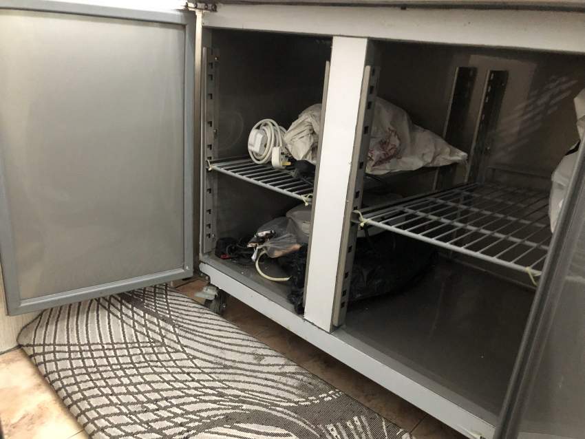 3 Door Salad Bar / Refrigerated pizza counter. - 3 - All electronics products  on Aster Vender