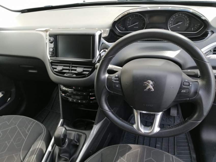Peugeot 2008 - 3 - SUV Cars  on Aster Vender