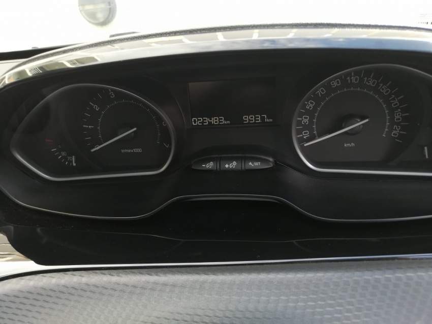 Peugeot 2008 - 4 - SUV Cars  on Aster Vender