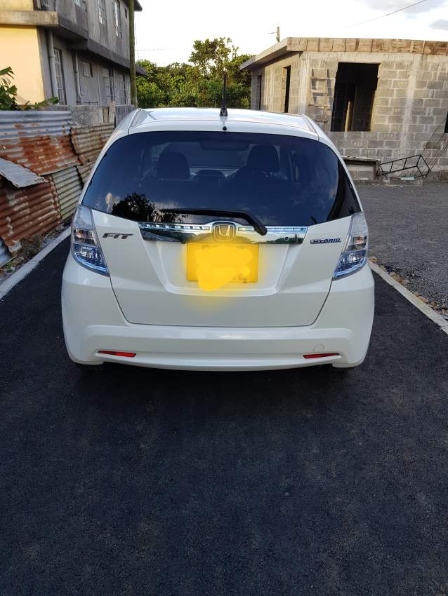 Honda fit hybrid  - 0 - Family Cars  on Aster Vender