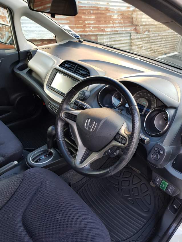 Honda fit hybrid  - 2 - Family Cars  on Aster Vender