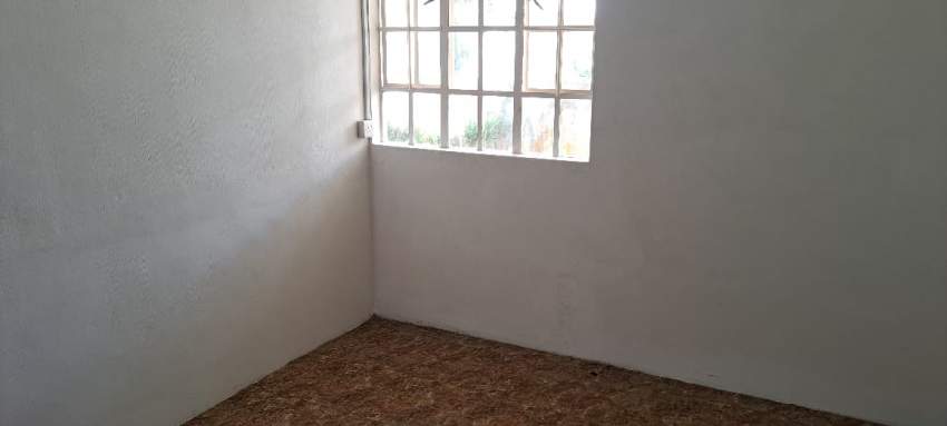 Ground Floor of a House Unfurnished – Rental – Vacoas - 2 - House  on Aster Vender