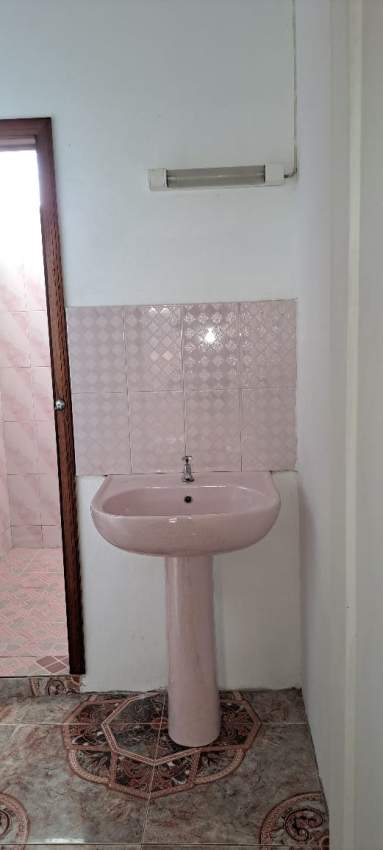 Ground Floor of a House Unfurnished – Rental – Vacoas - 4 - House  on Aster Vender