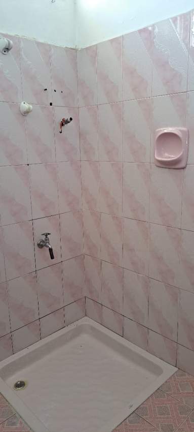 Ground Floor of a House Unfurnished – Rental – Vacoas - 3 - House  on Aster Vender