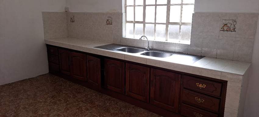 Ground Floor of a House Unfurnished – Rental – Vacoas - 5 - House  on Aster Vender