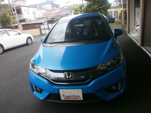 HOND FIT HYBRID S PACAKAGE on Aster Vender