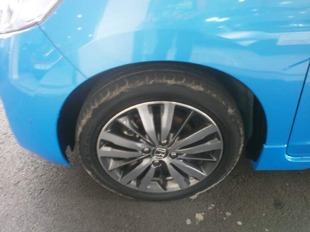 HOND FIT HYBRID S PACAKAGE - 1 - Family Cars  on Aster Vender