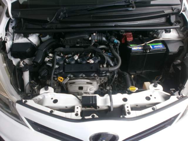 Toyota vitz - 8 - Family Cars  on Aster Vender