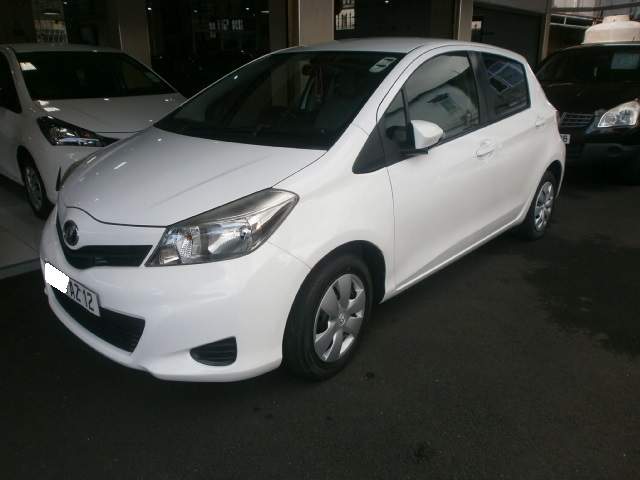 Toyota vitz - 1 - Family Cars  on Aster Vender