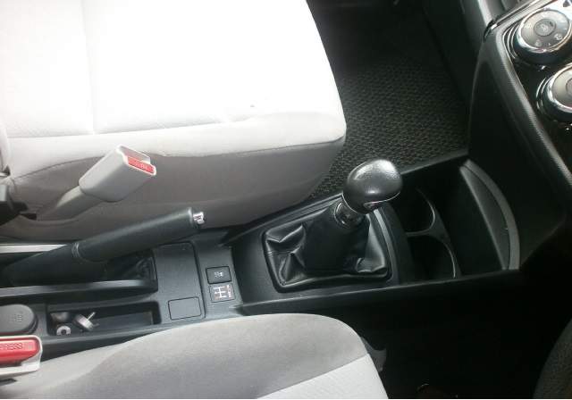 TOYOTA AXIO  - 6 - Family Cars  on Aster Vender