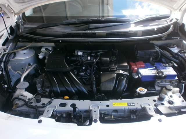 NISSAN LATIO - 1 - Family Cars  on Aster Vender