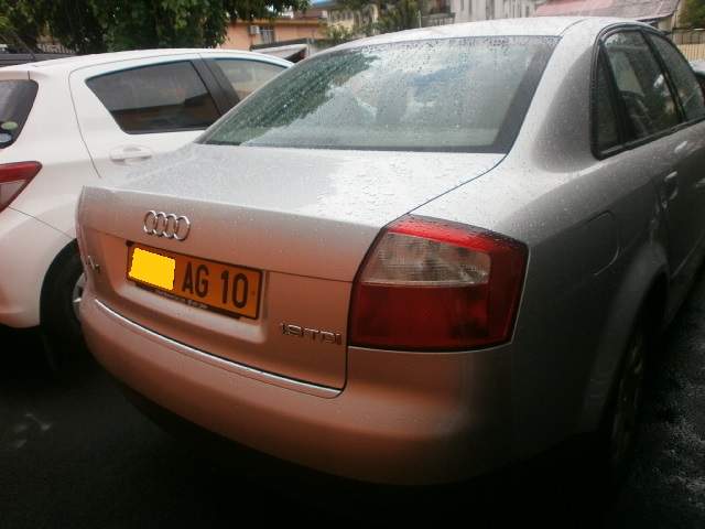 AUDI A 4 - 3 - Family Cars  on Aster Vender