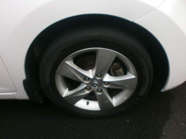 Hyundai Elantra - 1 - Family Cars  on Aster Vender