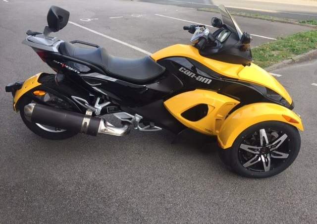 CAN-AM SPYDER RS SM5 First edition - 0 - Roadsters  on Aster Vender
