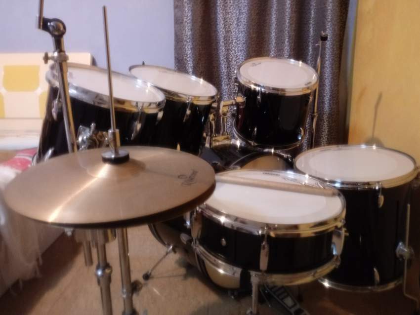 Risetone 6 pcs Drum with 2 cymbals stand on Aster Vender