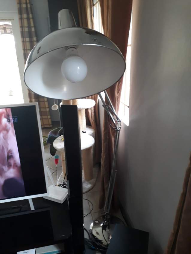 Lampe de salon (Type Pixar)  - 2 - Interior Decor  on Aster Vender