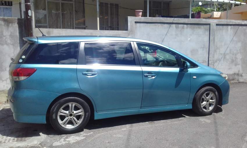 Toyota Wish - 1 - Family Cars  on Aster Vender