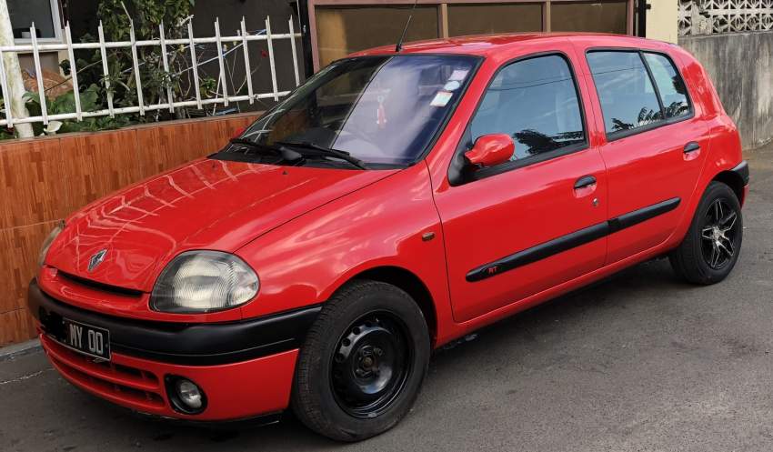 To sell - Renault Clio year 2000  - 2 - Family Cars  on Aster Vender
