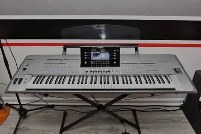 Yamaha Tyros5 76 Keyboard Synthesizer Tyros  on Aster Vender