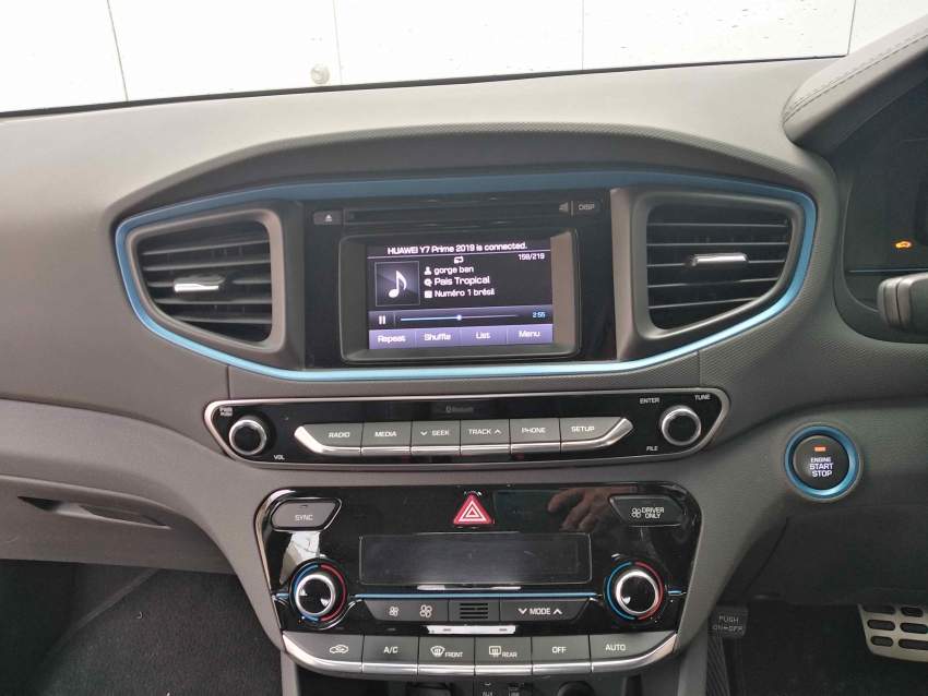 Vends Hyundai Ioniq Hybrid  - 4 - Family Cars  on Aster Vender
