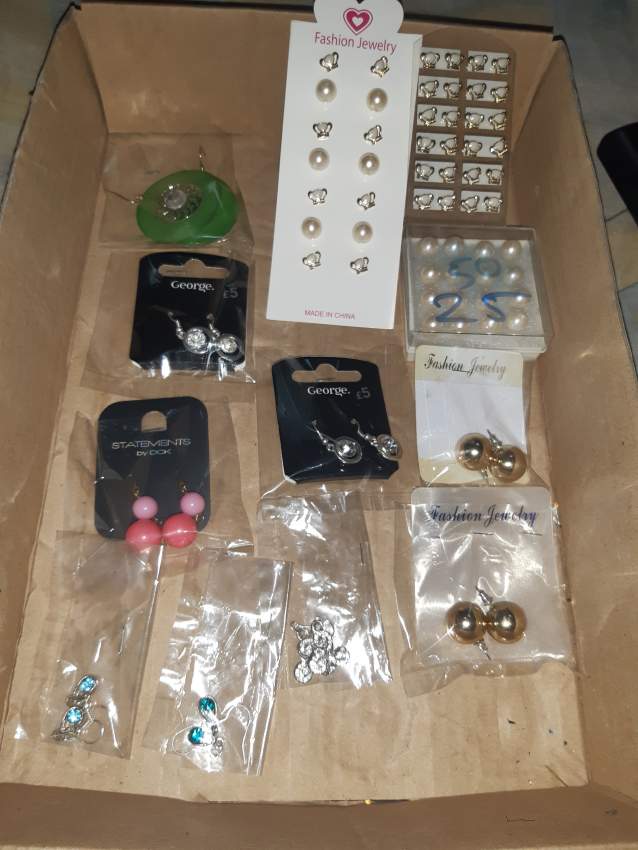 Lot de boucle d'oreilles on Aster Vender