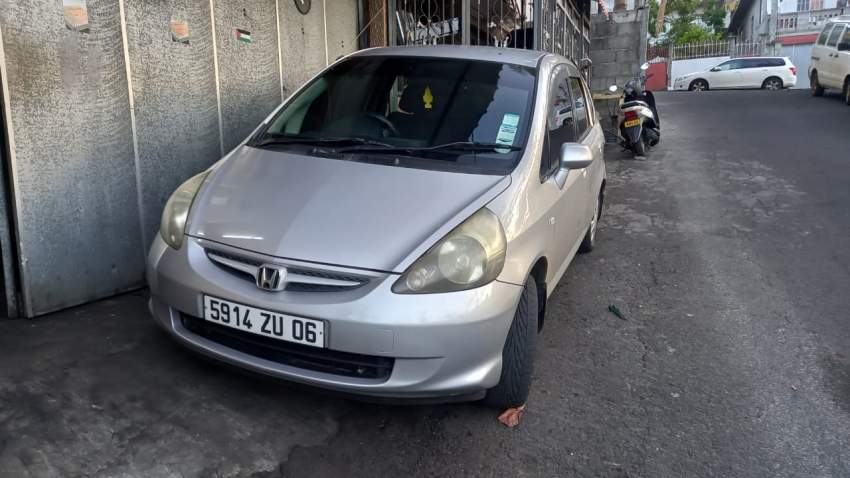 Voiture A vendre - 4 - Compact cars  on Aster Vender