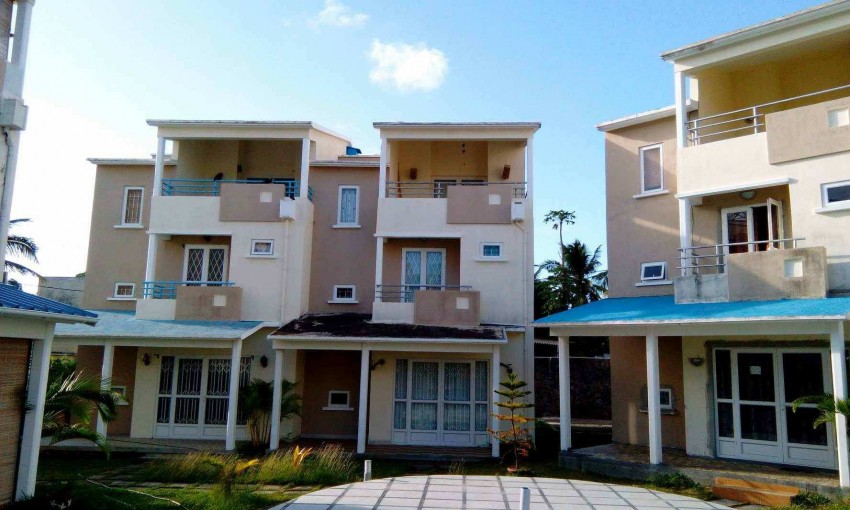 Duplex for sale at Grand Gaube - 0 - Beach Houses  on Aster Vender