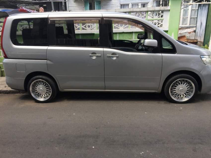 nissan serena - 0 - Passenger Van  on Aster Vender