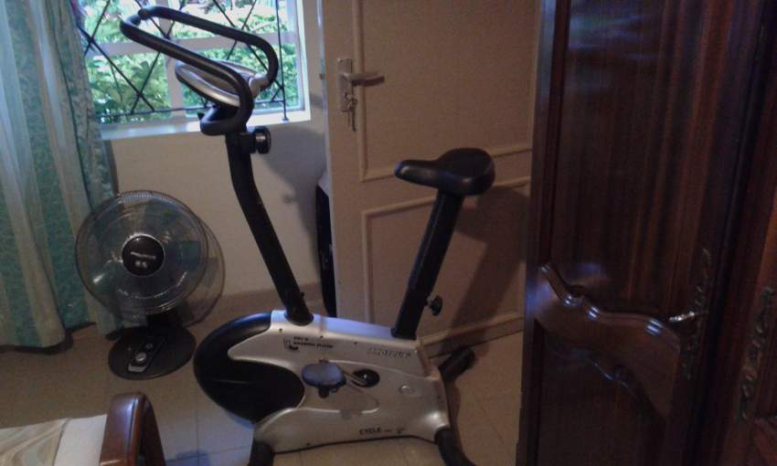 Vélo dapartement - 0 - Fitness & gym equipment  on Aster Vender