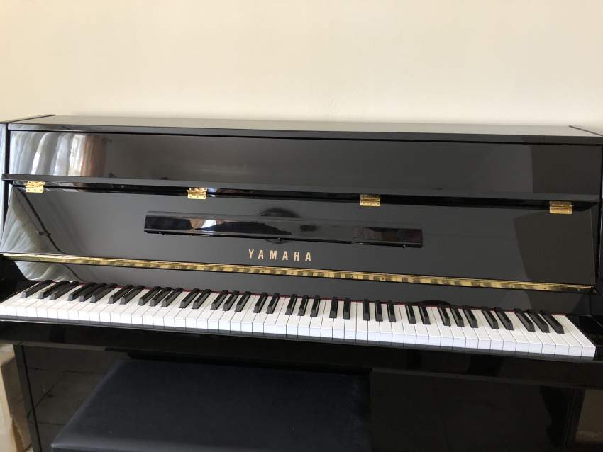 Piano droit à vendre- DEJA VENDU - 0 - Piano  on Aster Vender