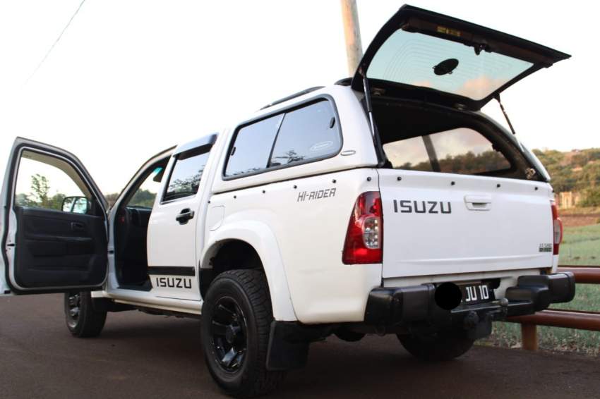 Isuzu 2.5 turbo - 1 - Pickup trucks (4x4 & 4x2)  on Aster Vender