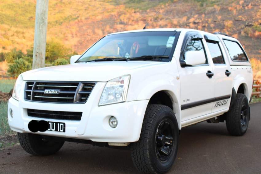Isuzu 2.5 turbo - 0 - Pickup trucks (4x4 & 4x2)  on Aster Vender