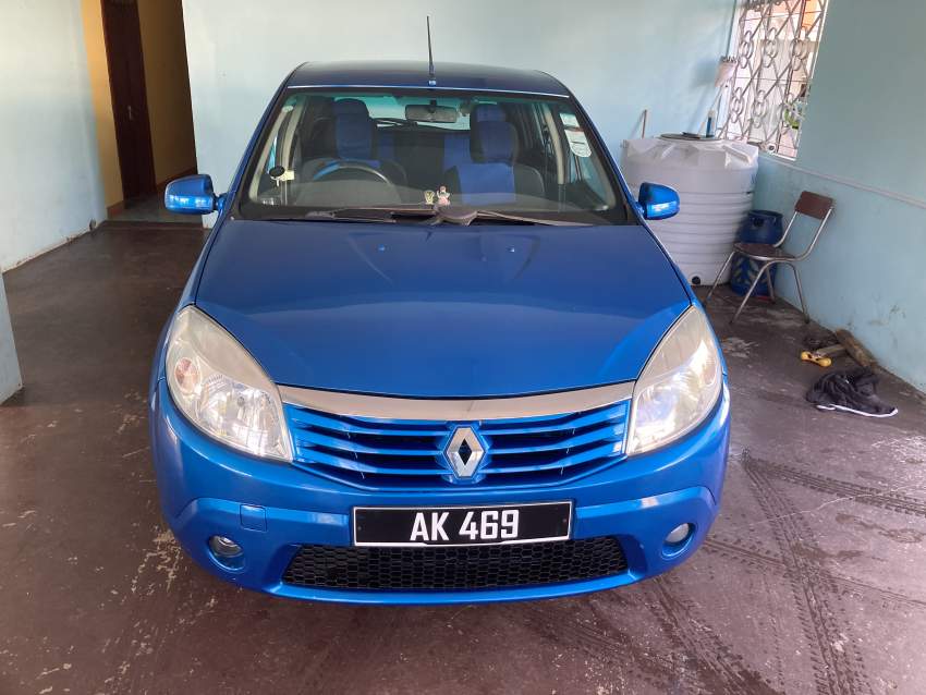 Renault Sandero on Aster Vender